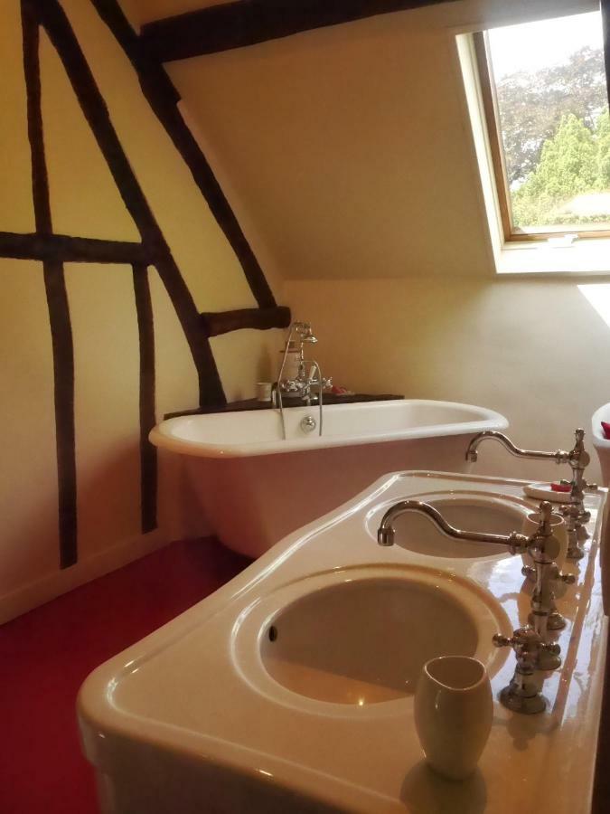 Le Puits D'Angle Bed & Breakfast Thibivillers Exterior photo